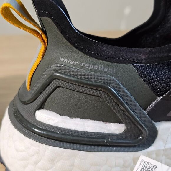 Adidas Ultraboost 20 Cold Ready Running Shoes Women's 8 Insulated Repellent New - Picture 13 of 16